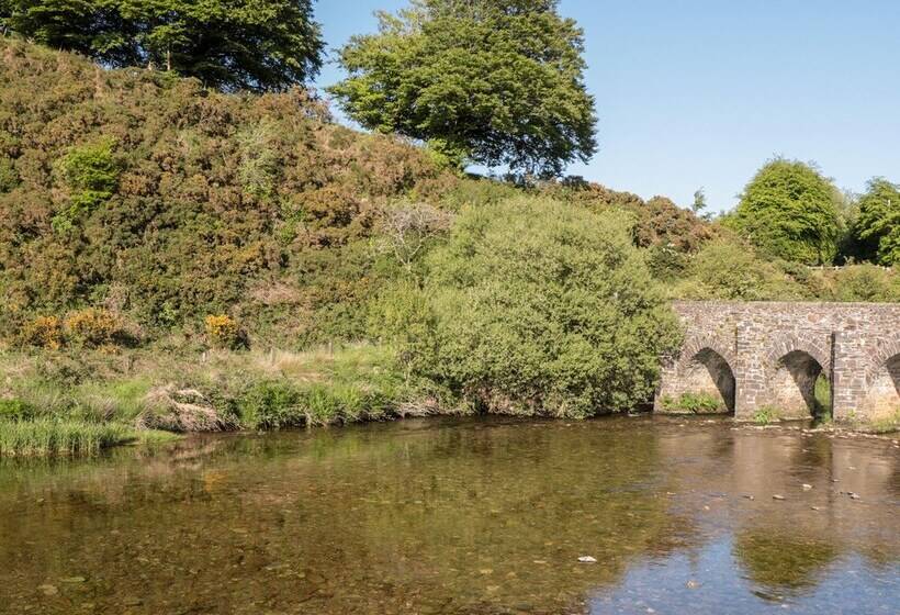 3 Old Police Station