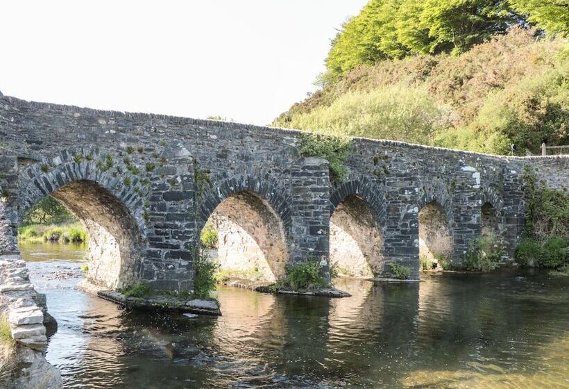 3 Old Police Station