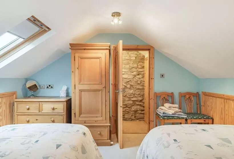 Peacock Cottage
