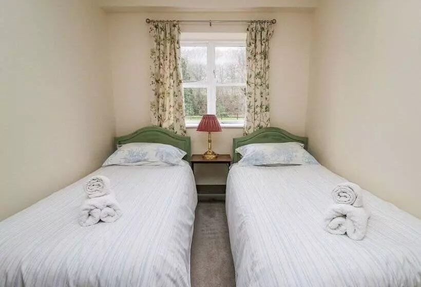 Salmon Cottage