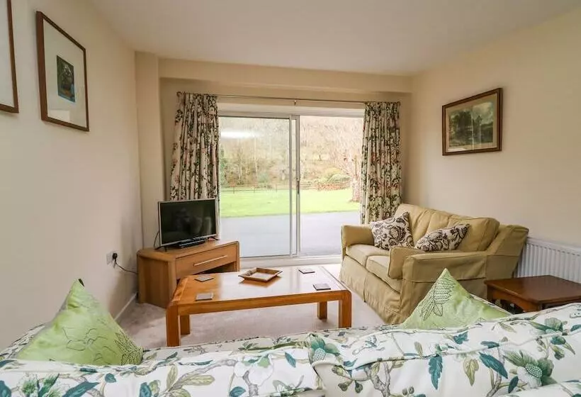 Salmon Cottage