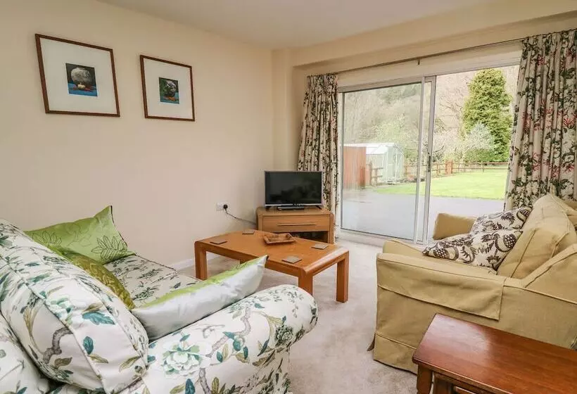 Salmon Cottage