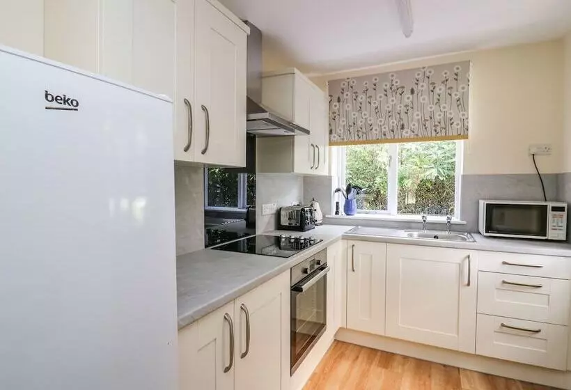 Salmon Cottage