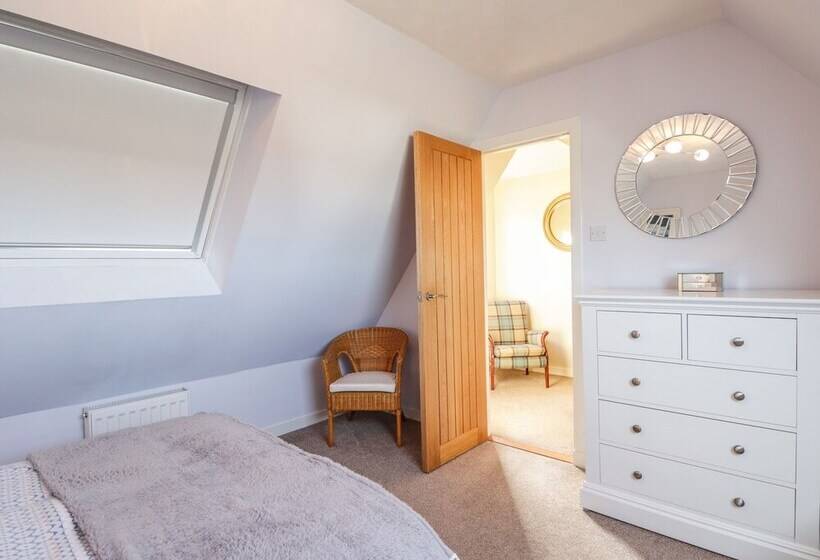 Sealladh An Locha Cottage