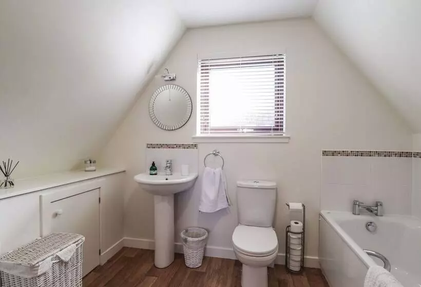 Sealladh An Locha Cottage