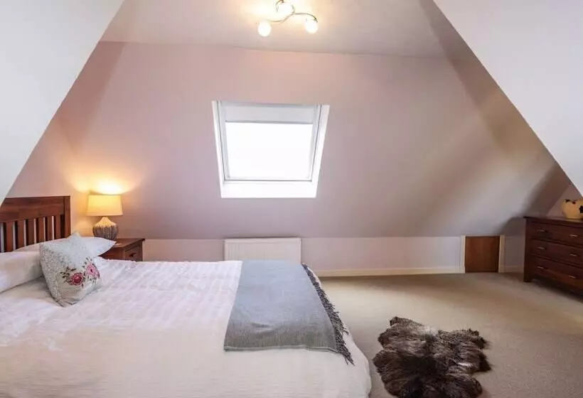 Sealladh An Locha Cottage