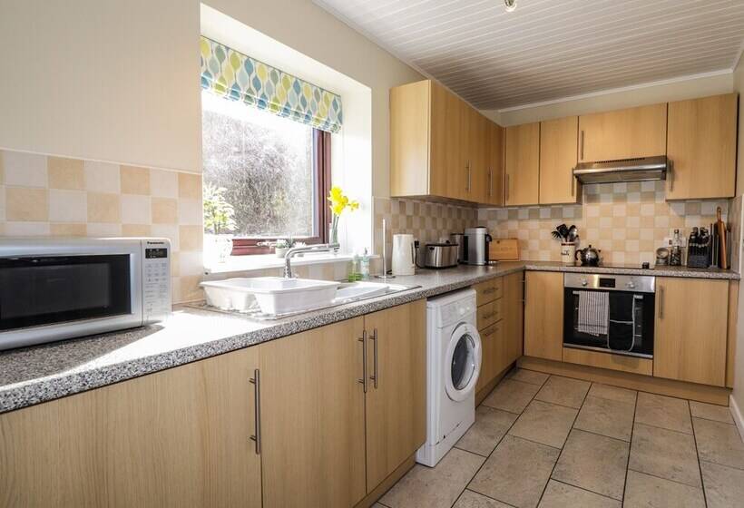 Sealladh An Locha Cottage