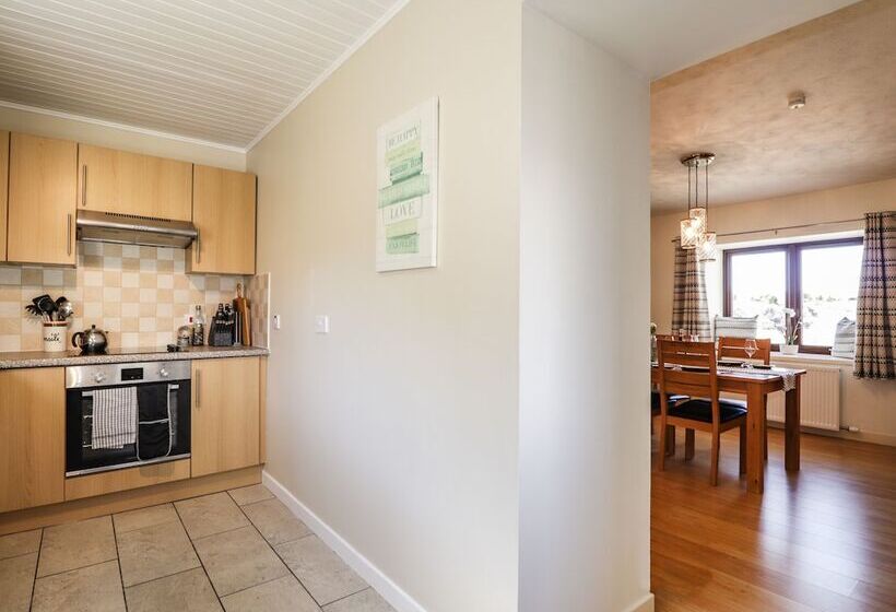 Sealladh An Locha Cottage