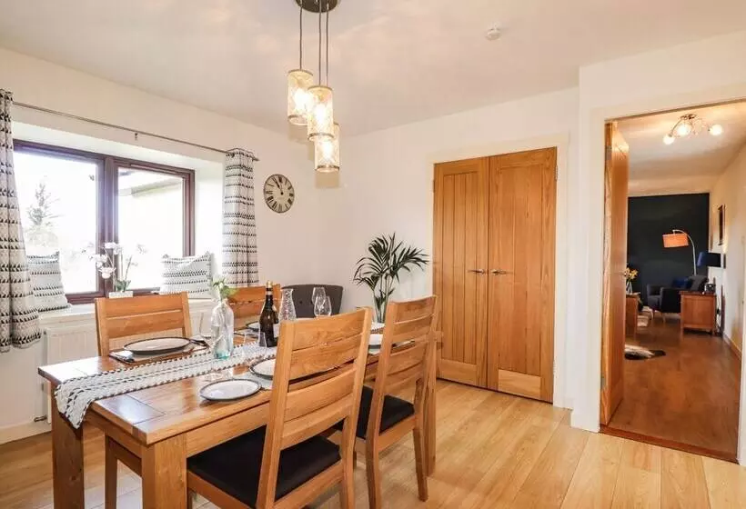 Sealladh An Locha Cottage