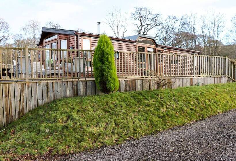 The Four Oaks Chalet