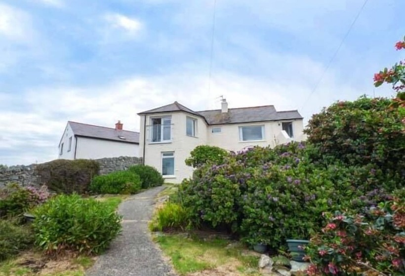 Ty R Enfys Bach Upper