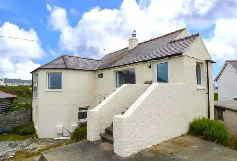 Ty R Enfys Bach   Upper