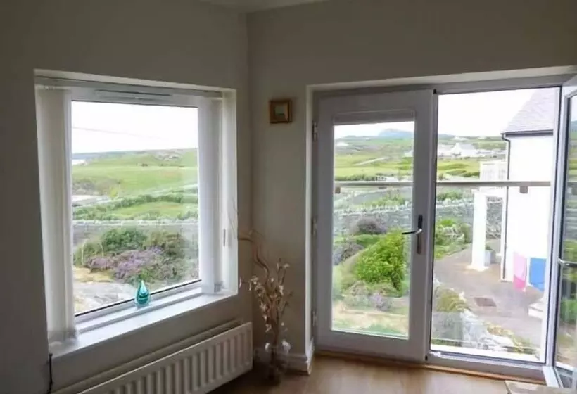 Ty R Enfys Bach   Upper