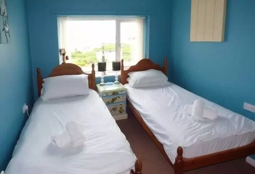 Ty R Enfys Bach   Upper