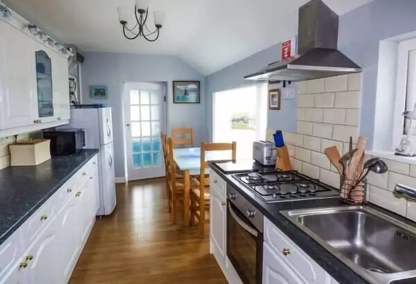 Ty R Enfys Bach   Upper