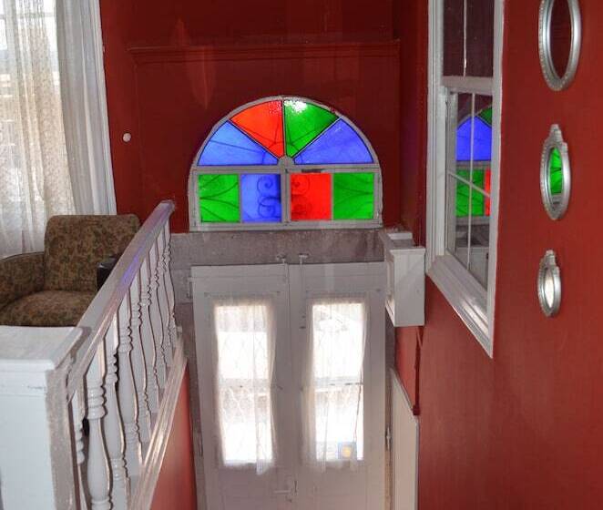 فندق صغير Cunda Adali Pansiyon