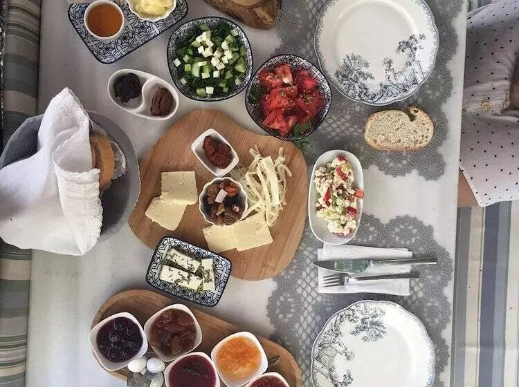 ユースホステル Cunda Adali Pansiyon