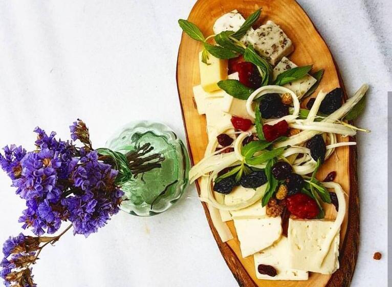 فندق صغير Cunda Adali Pansiyon