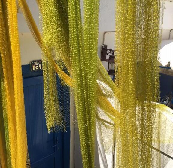 فندق صغير Cunda Adali Pansiyon