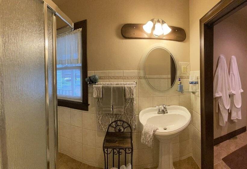 Black River Inn Bed And Breakfast