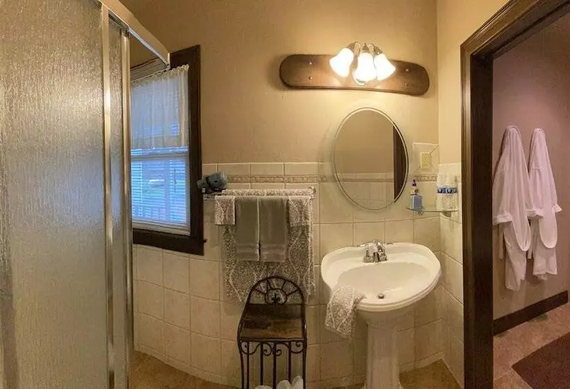 Black River Inn Bed And Breakfast