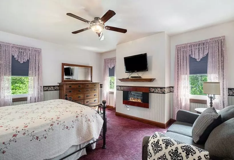 Black River Inn Bed And Breakfast