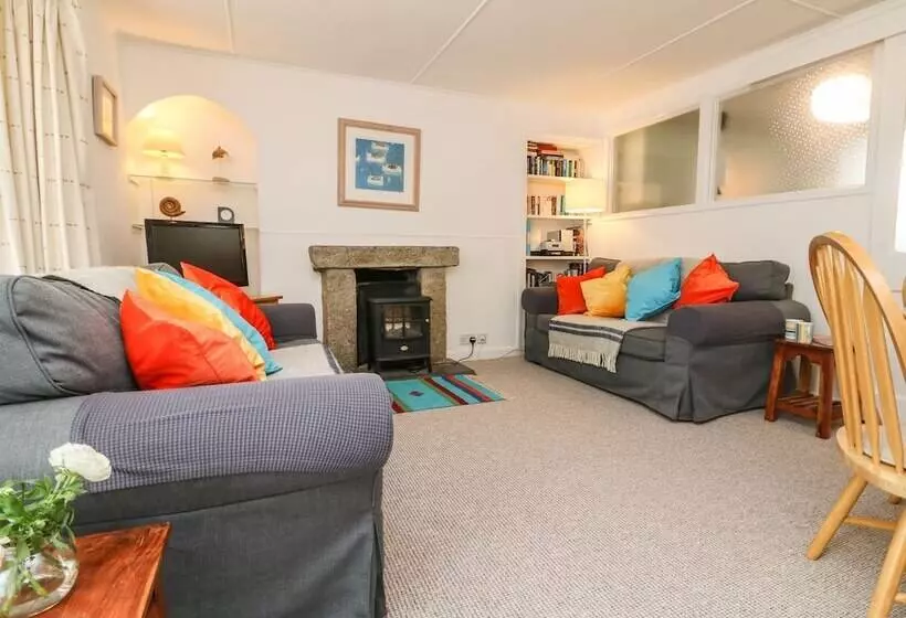 Calac Cottage