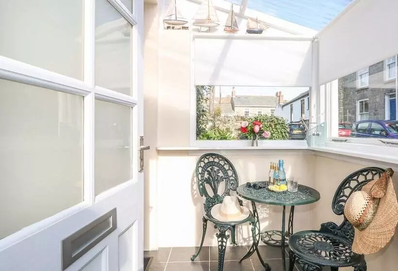 Calac Cottage