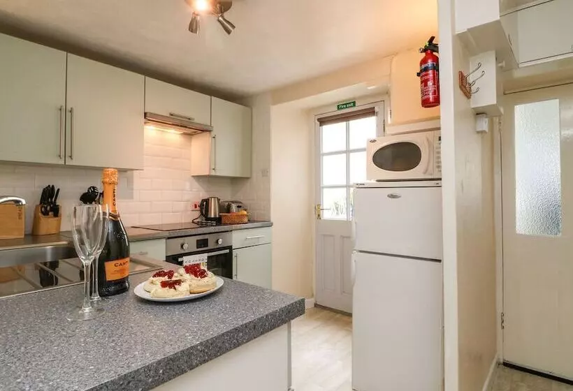 Calac Cottage