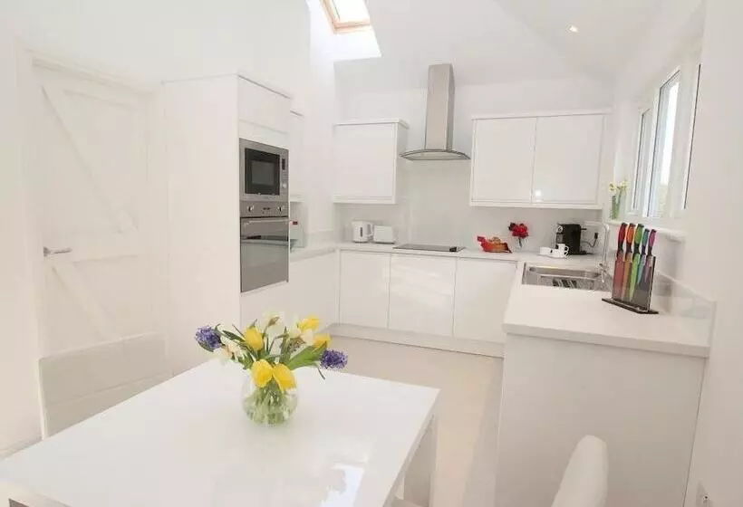 Cot Valley Cottage
