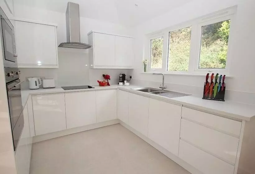 Cot Valley Cottage