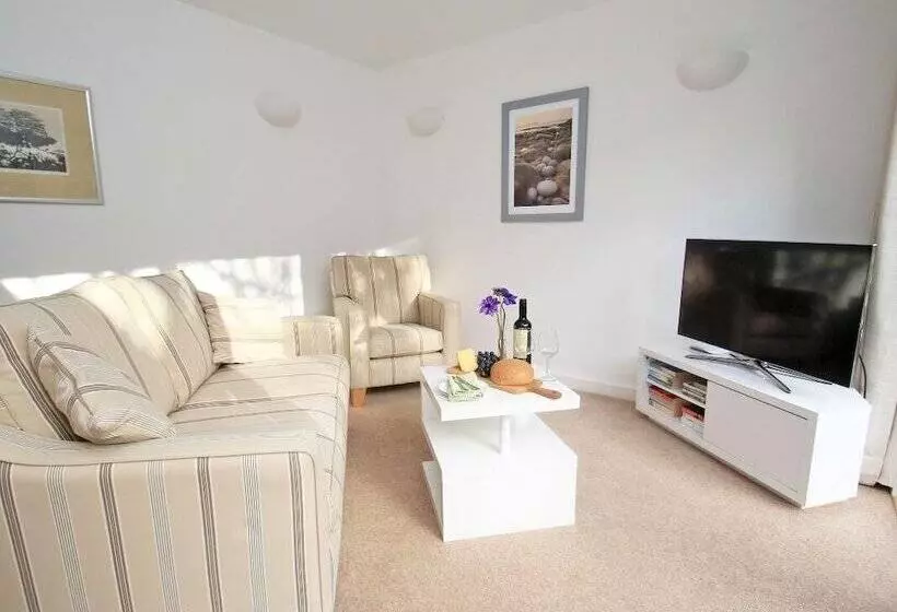 Cot Valley Cottage