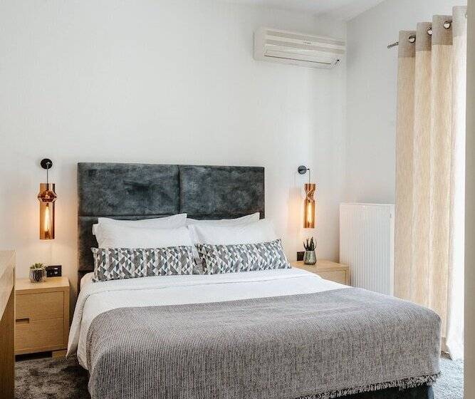 هتل Andrew S Luxury Residence