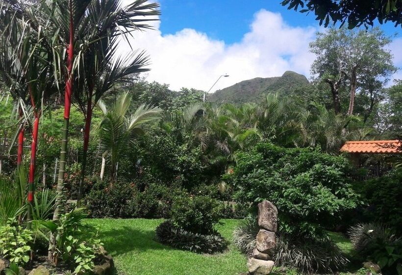 ホテル Cabaña Villa Victoria