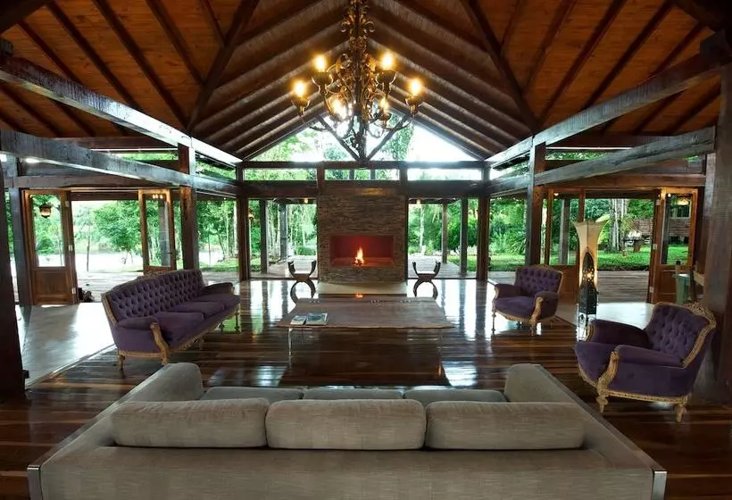 Hotelli La Mision Macona