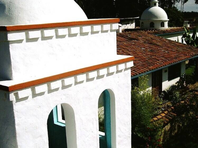 Hotel Las Palmeras Inn