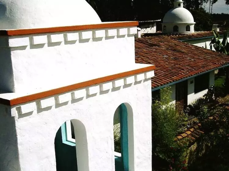 Hotelli Las Palmeras Inn