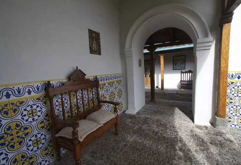 Hotelli Las Palmeras Inn