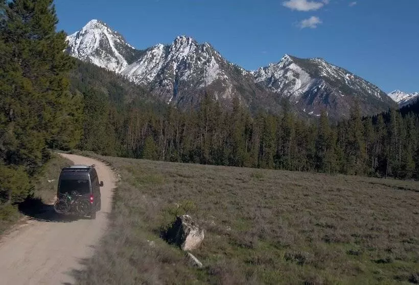 ホテル Sawtooth Lodge