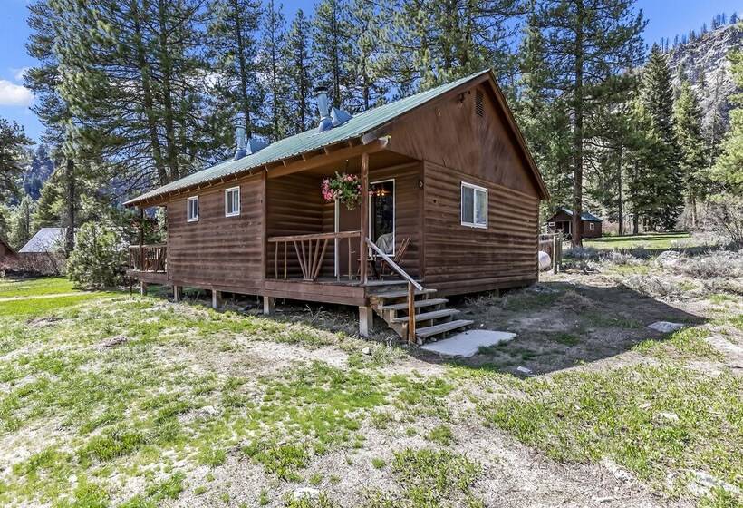 Отель Sawtooth Lodge