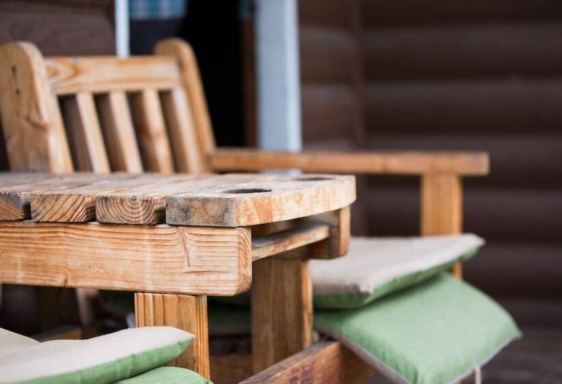 Отель Sawtooth Lodge