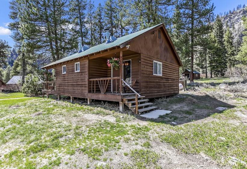 Отель Sawtooth Lodge