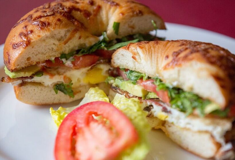 Отель Sawtooth Lodge