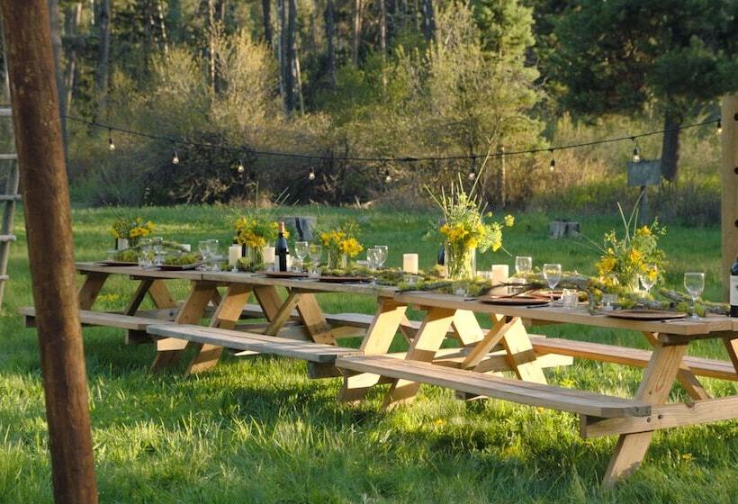 Отель Sawtooth Lodge