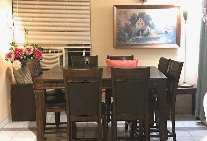 汽车旅馆  Cactus Inn And Suites