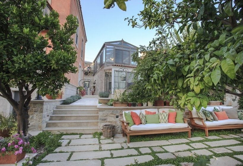 Narimor Urla Butik Otel