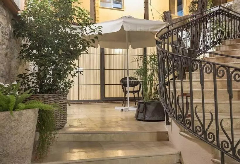 Narimor Urla Butik Otel