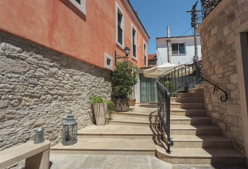 Narimor Urla Butik Otel