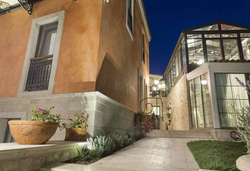 Narimor Urla Butik Otel