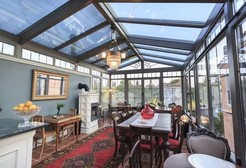 Narimor Urla Butik Otel